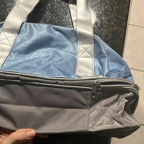 CURVES BLUE VINYL DUFFLE GYM TRAVEL BAG YOGA WORKOUT BAG/expandable - Picture 4 of 9